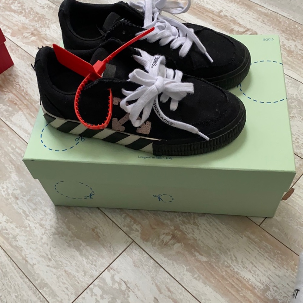 Off white sneakers for woman